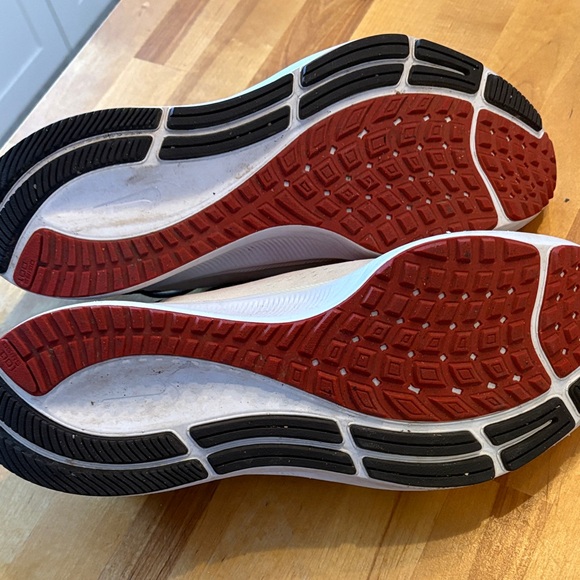 Nike Men's Size 10 Cleveland Browns Pegasus 38 - Picture 6 of 9